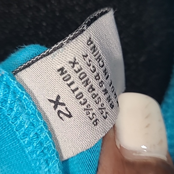 Women's Short Sleeve Top - Picture 3 of 4